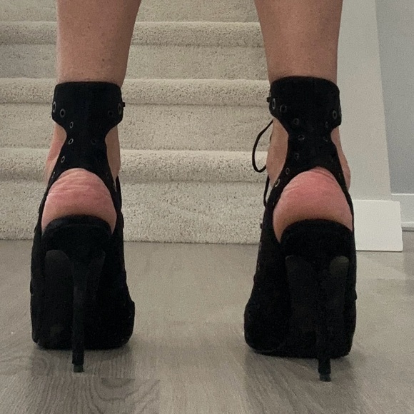 NEW Kendall & Kylie Faux Swede Black 3” Heels Size 8 NWOT - Picture 3 of 6